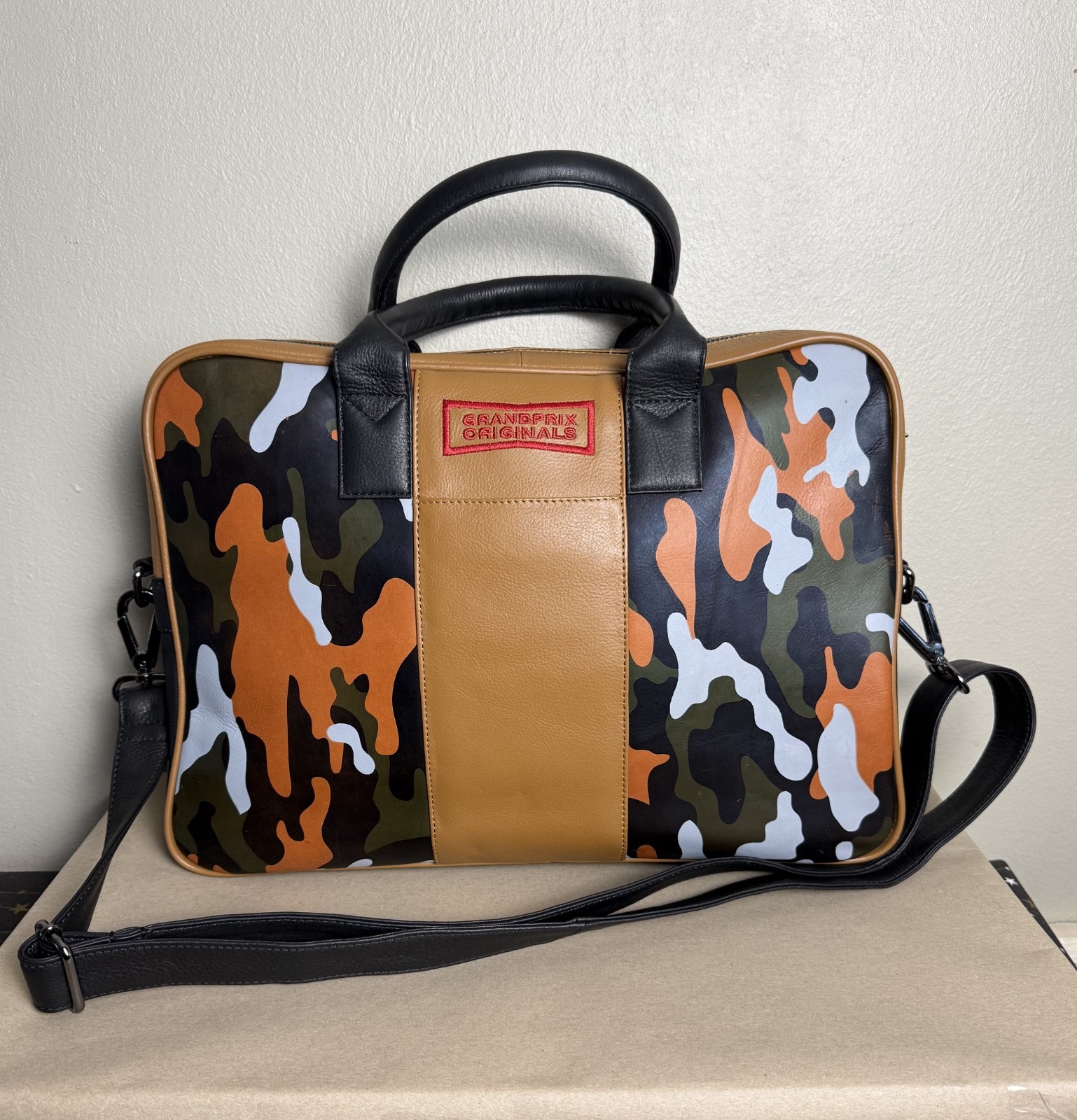 Grandprix-Original-Leder-Messenger-Bag-in-camouflage-36cm-B-x-27cm-H-x-10cm-T-397299957440