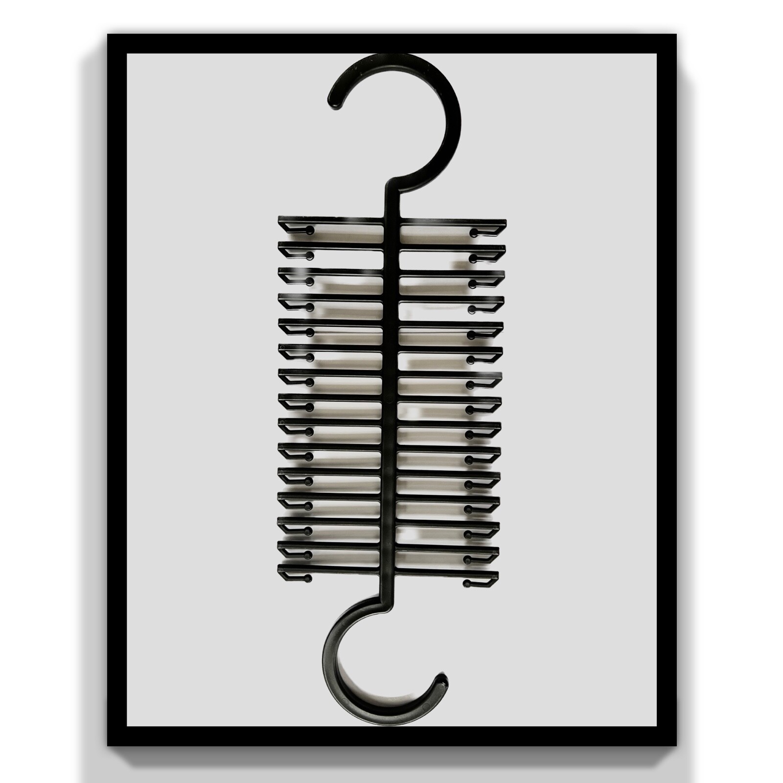 Krawattenhalter-Bugel-aus-Kunststoff-mit-15-Haken-fur-Krawatten-394781188937