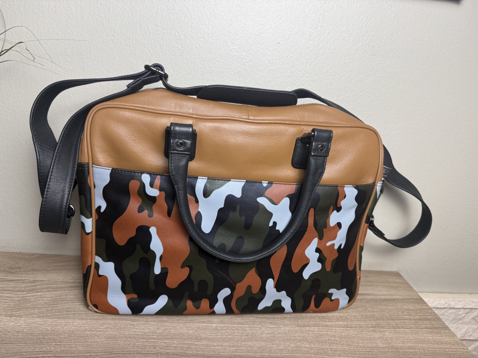 Grandprix-Original-Leder-Messenger-Bag-in-camouflage-36cm-B-x-27cm-H-x-10cm-T-397300224158